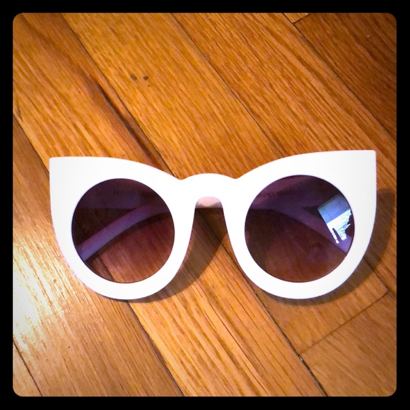 Cat eye sunglasses - Picture 1 of 3